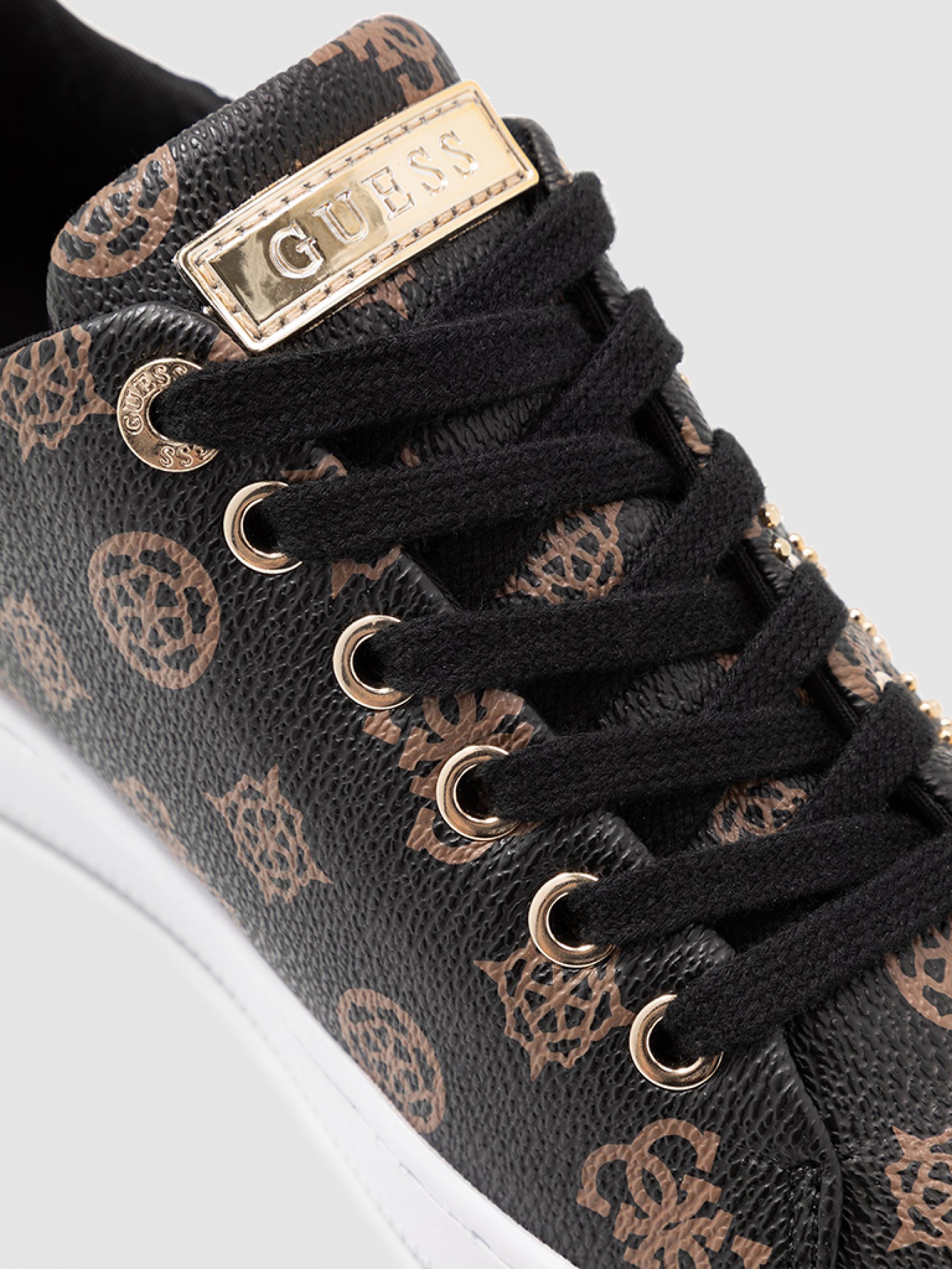 Tenis Mujer Castaño Oscuro Guess