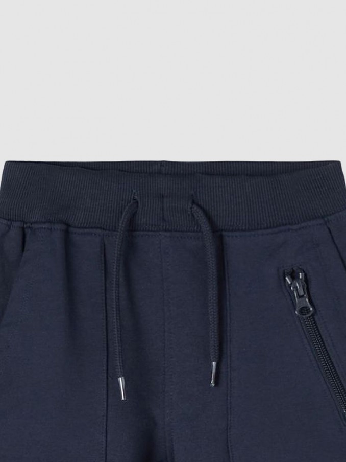 Cal��es Menino Name It