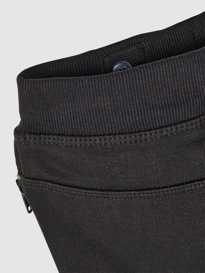 Cal�as Menino Name It