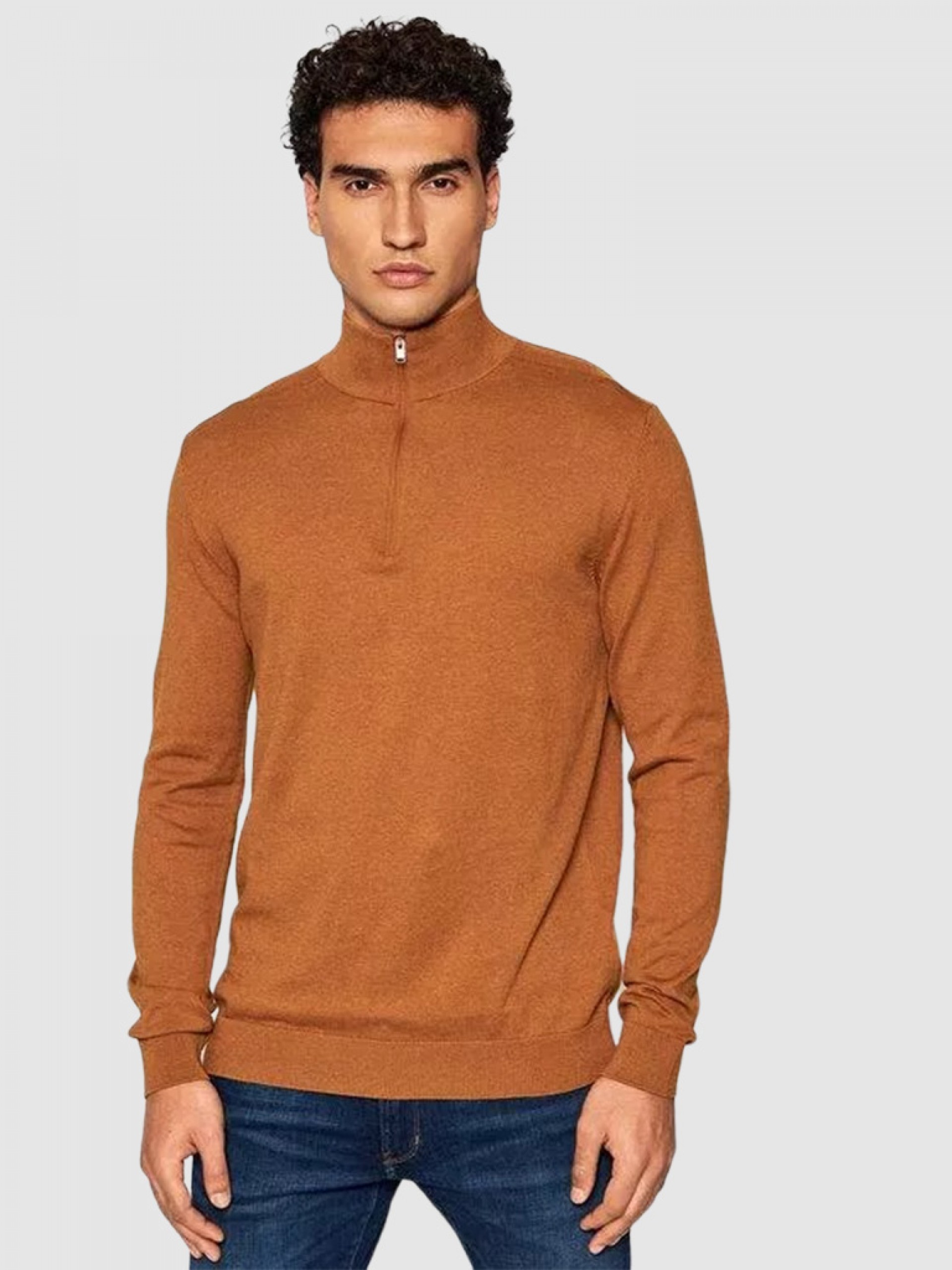Pullover Man Selected