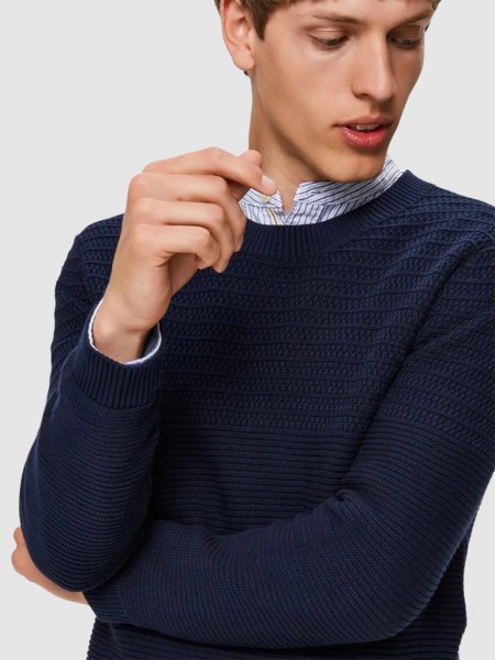 Knitwear Man Selected