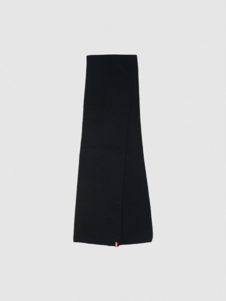 Scarf Man Black Levis