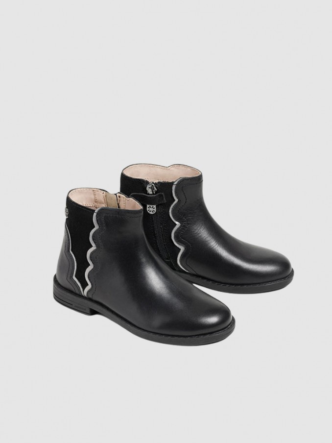 Boots Girl Mayoral