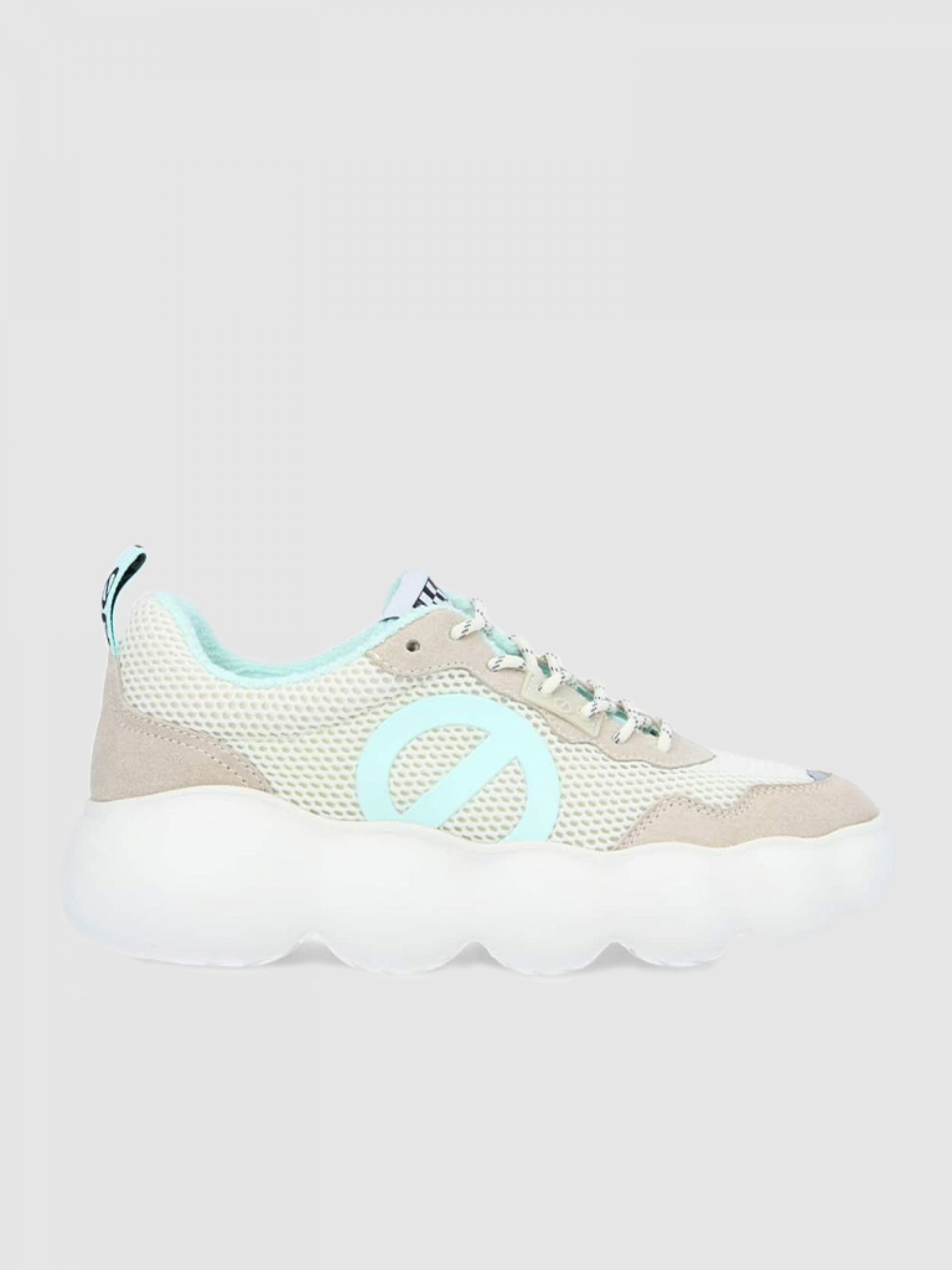 Sneakers Woman No Name