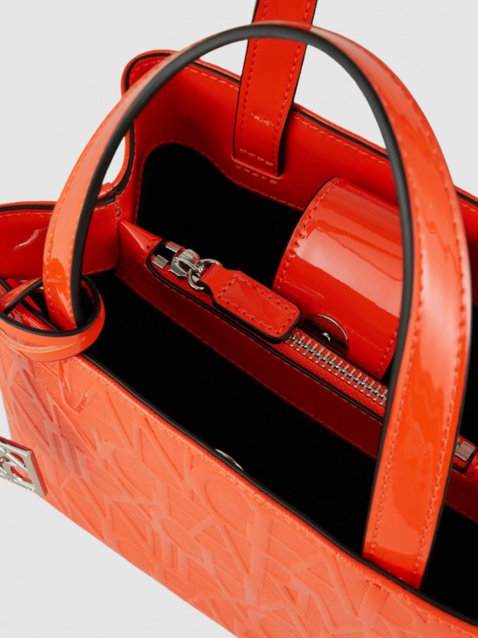 Shoppers Woman Armani Exchange