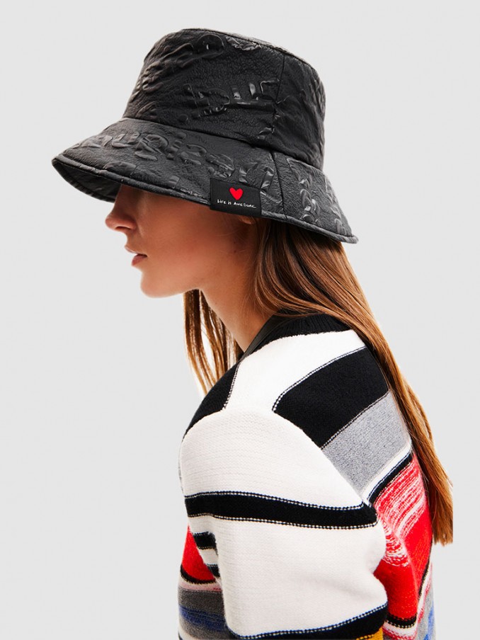 Chapu Mulher Logo Desigual