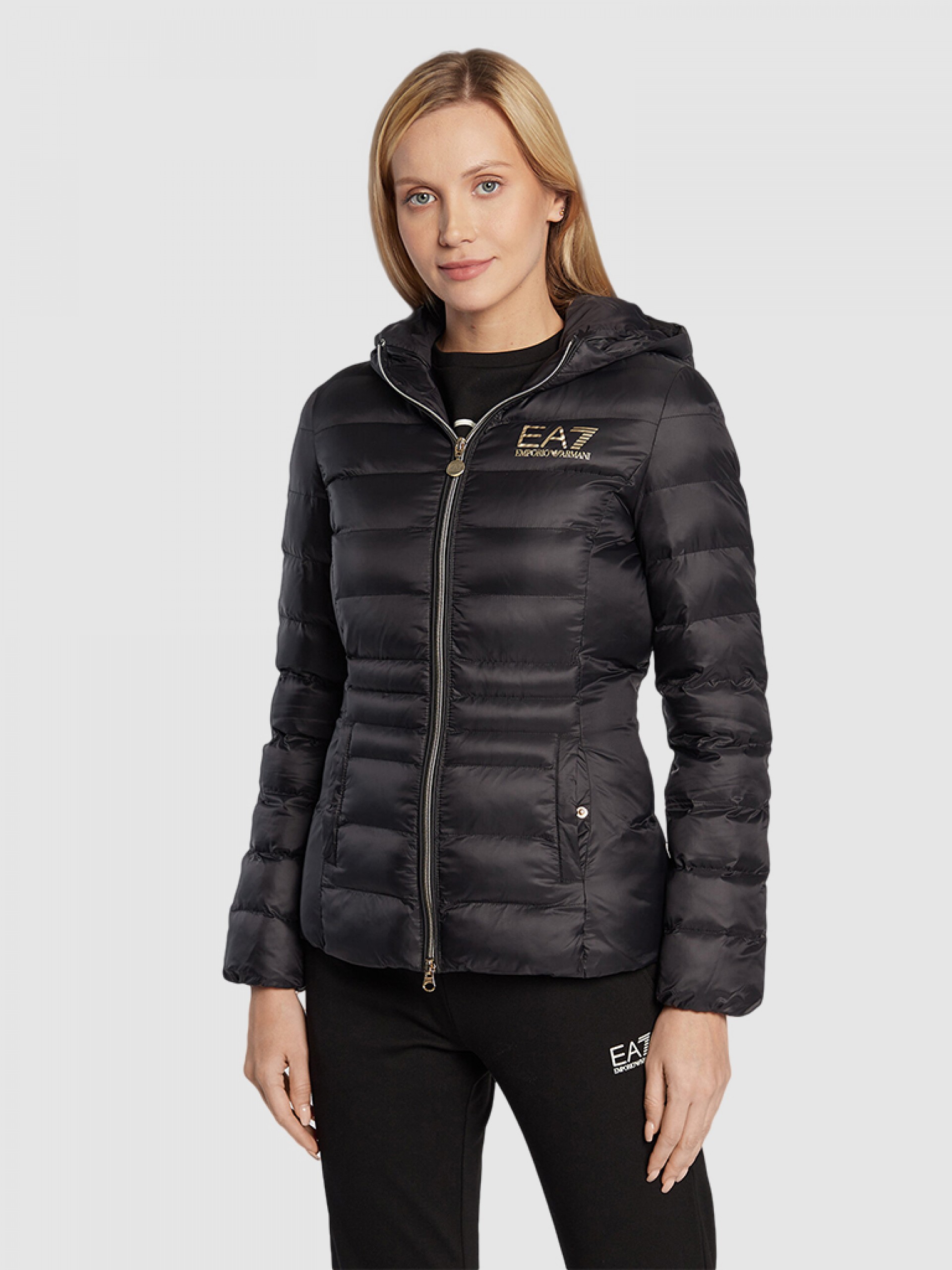 ジャケット EMPORIO ARMANI Woman Jacket Black EW000640AF12645 MC028 Emporio Armani EA7 Women's Train Core Lady Eco Down Jacket