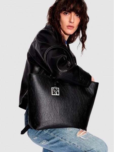 Shoppers Woman Armani Exchange