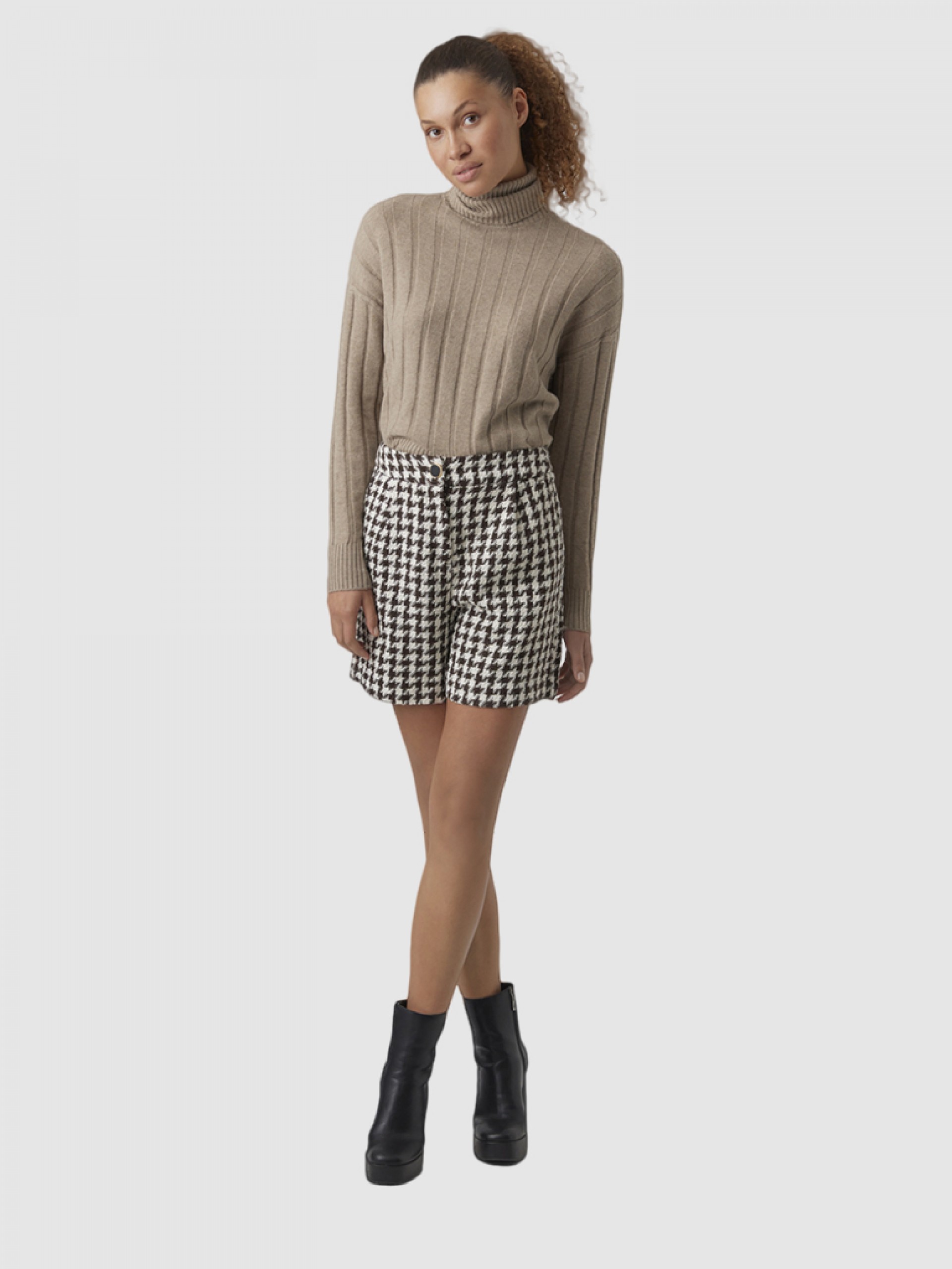 Shorts Woman Vero Moda