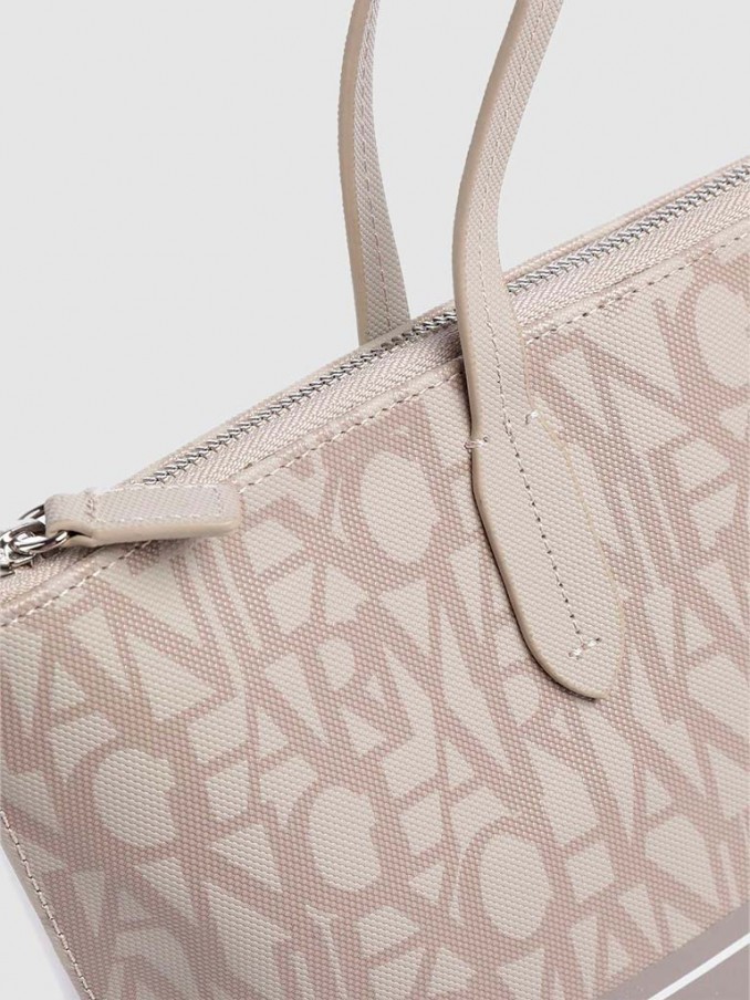 Shoppers Woman Armani Exchange