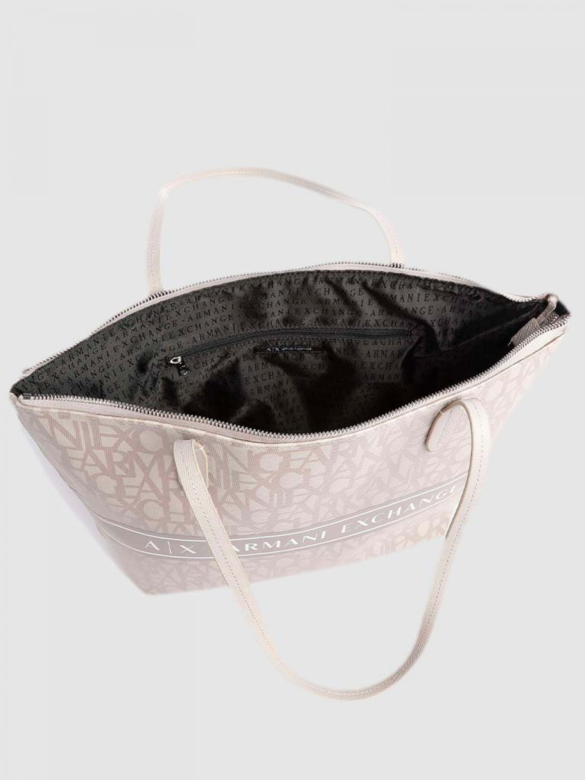 Shoppers Woman Armani Exchange