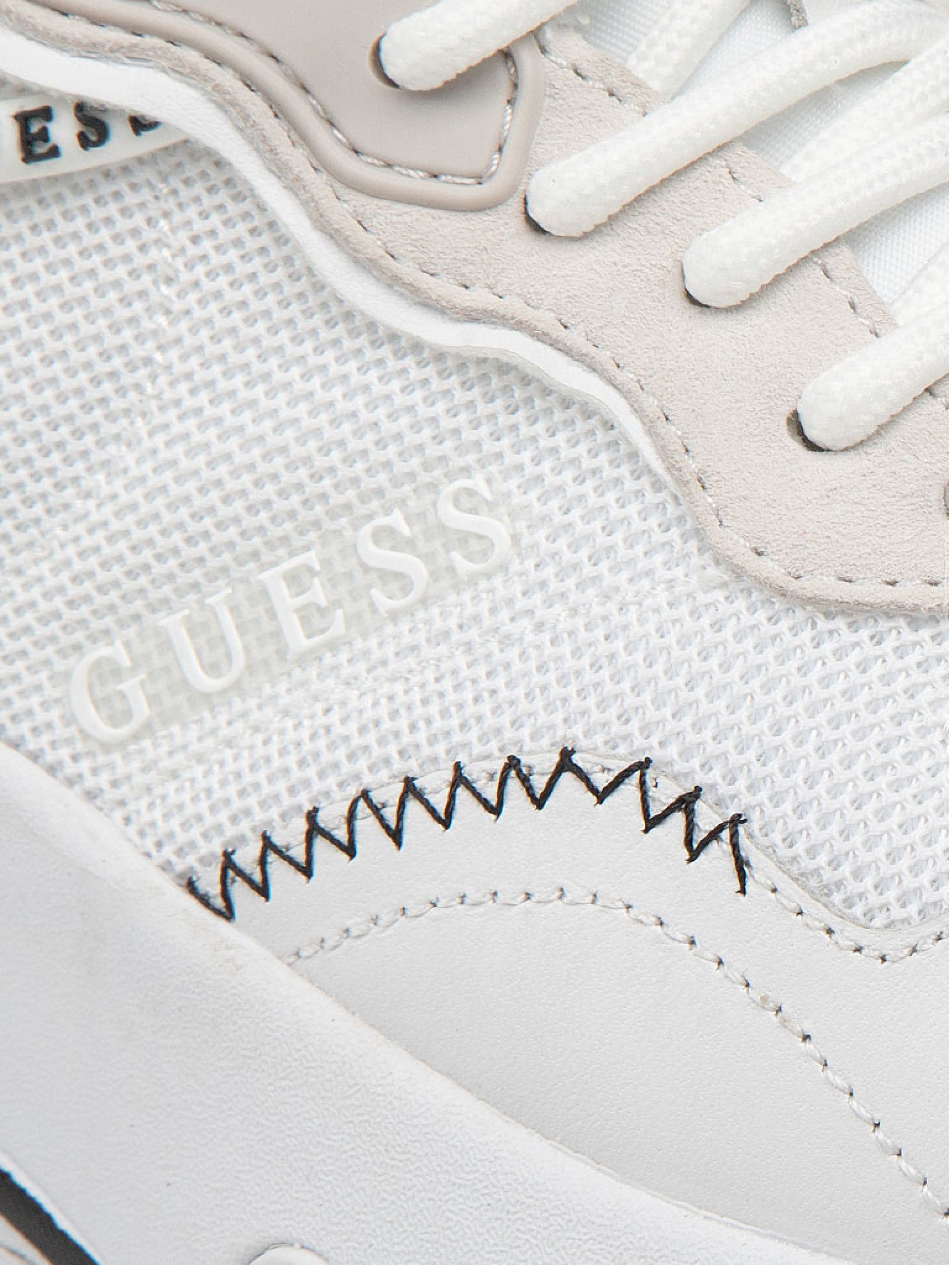 Sneakers Woman Guess