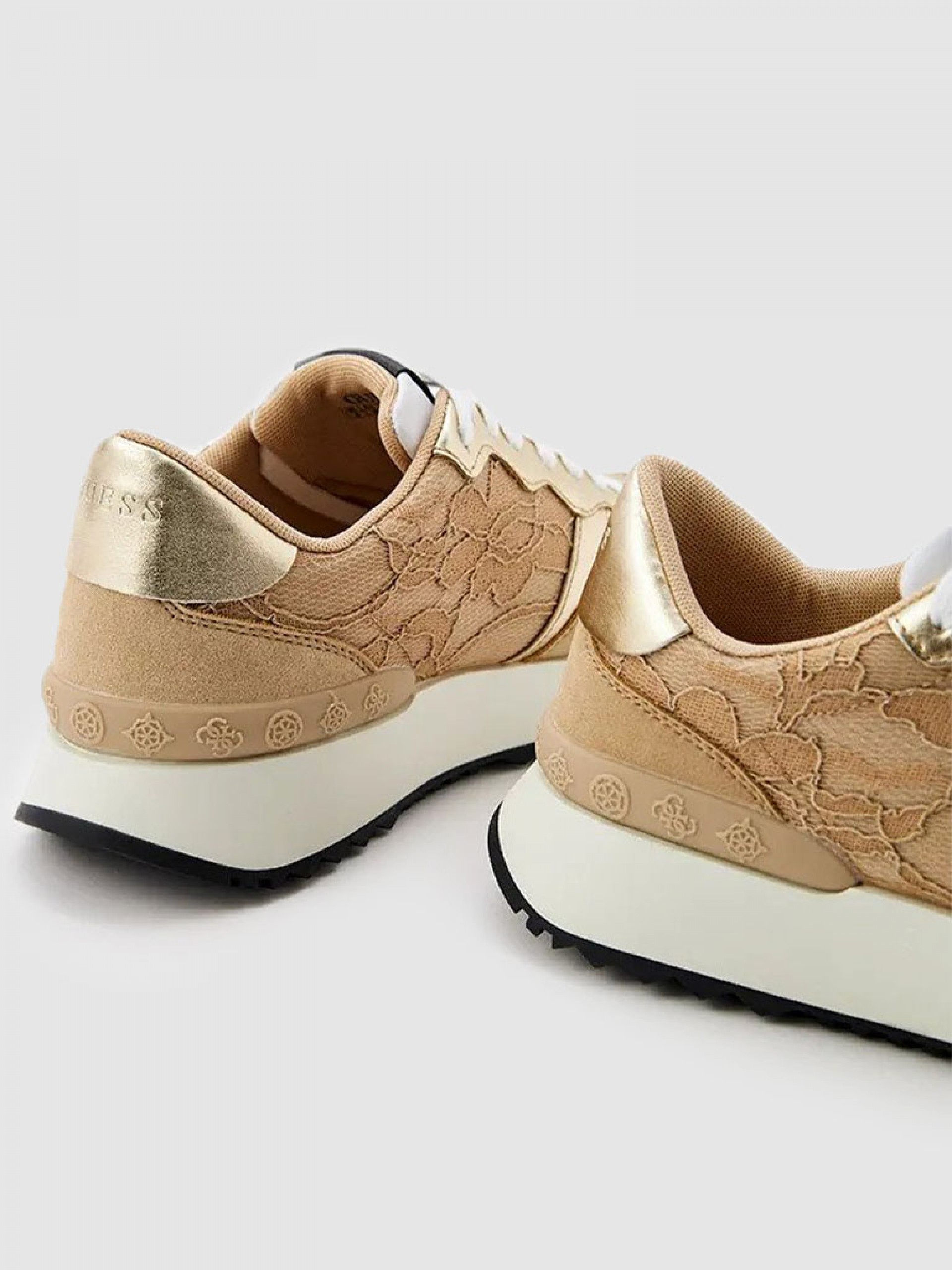 Sneakers Woman Guess