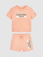 Conjunto Bebe Niña Calvin Klein Conjunto Bebe Niña Calvin Klein