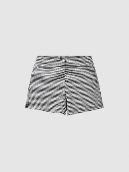 Shorts Girl Name It