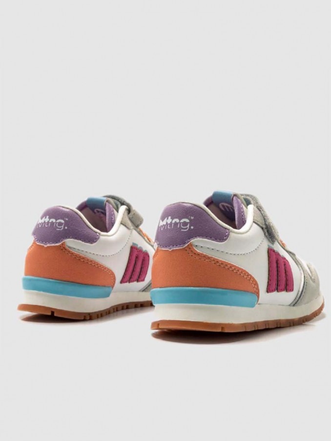 Sneakers Girl Mtng