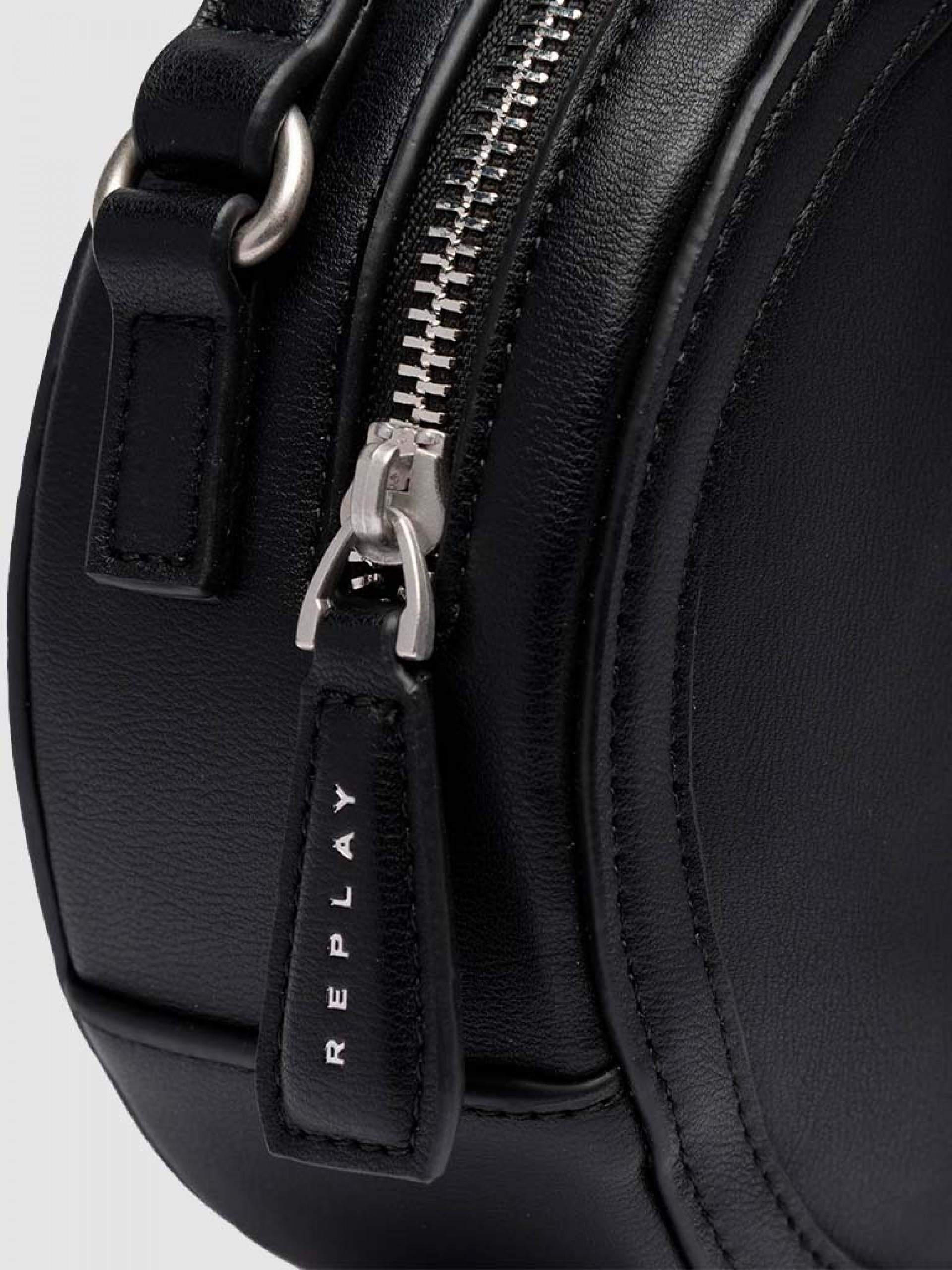 Handbag Woman Replay