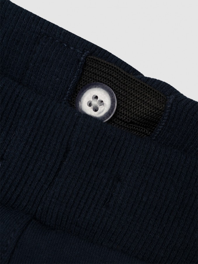 Cal�as Menino Name It