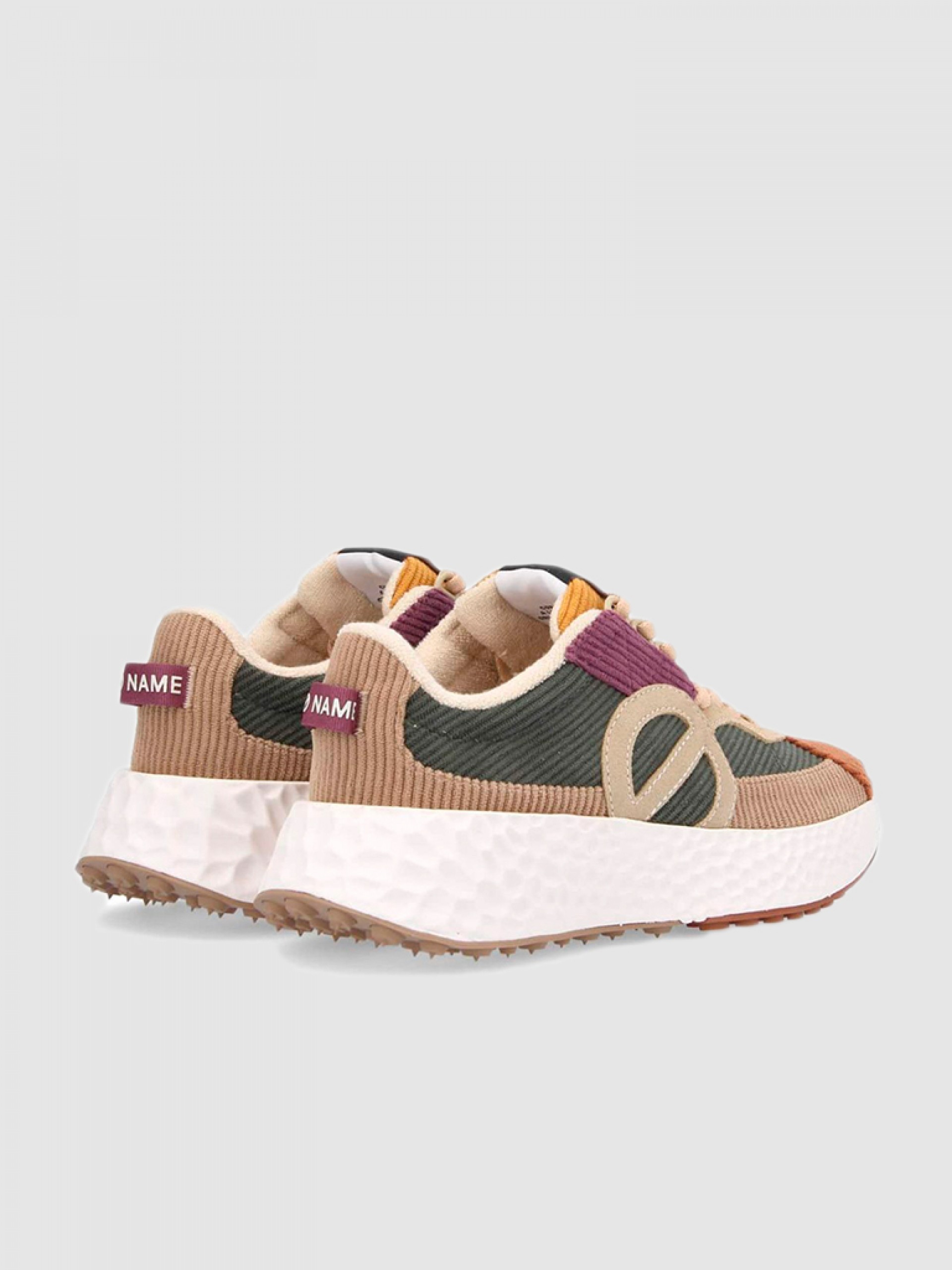 Sneakers Woman No Name