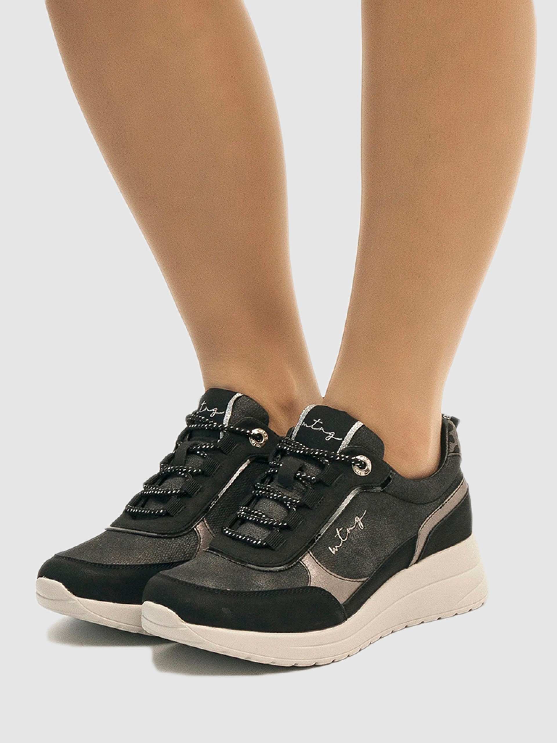 Sneakers Woman Mtng