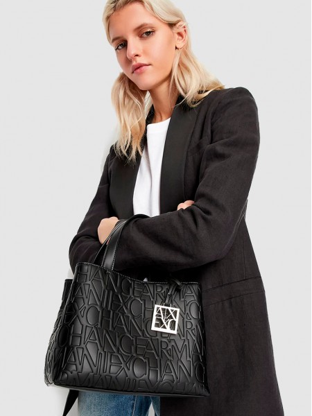 Shoppers Woman Armani Exchange