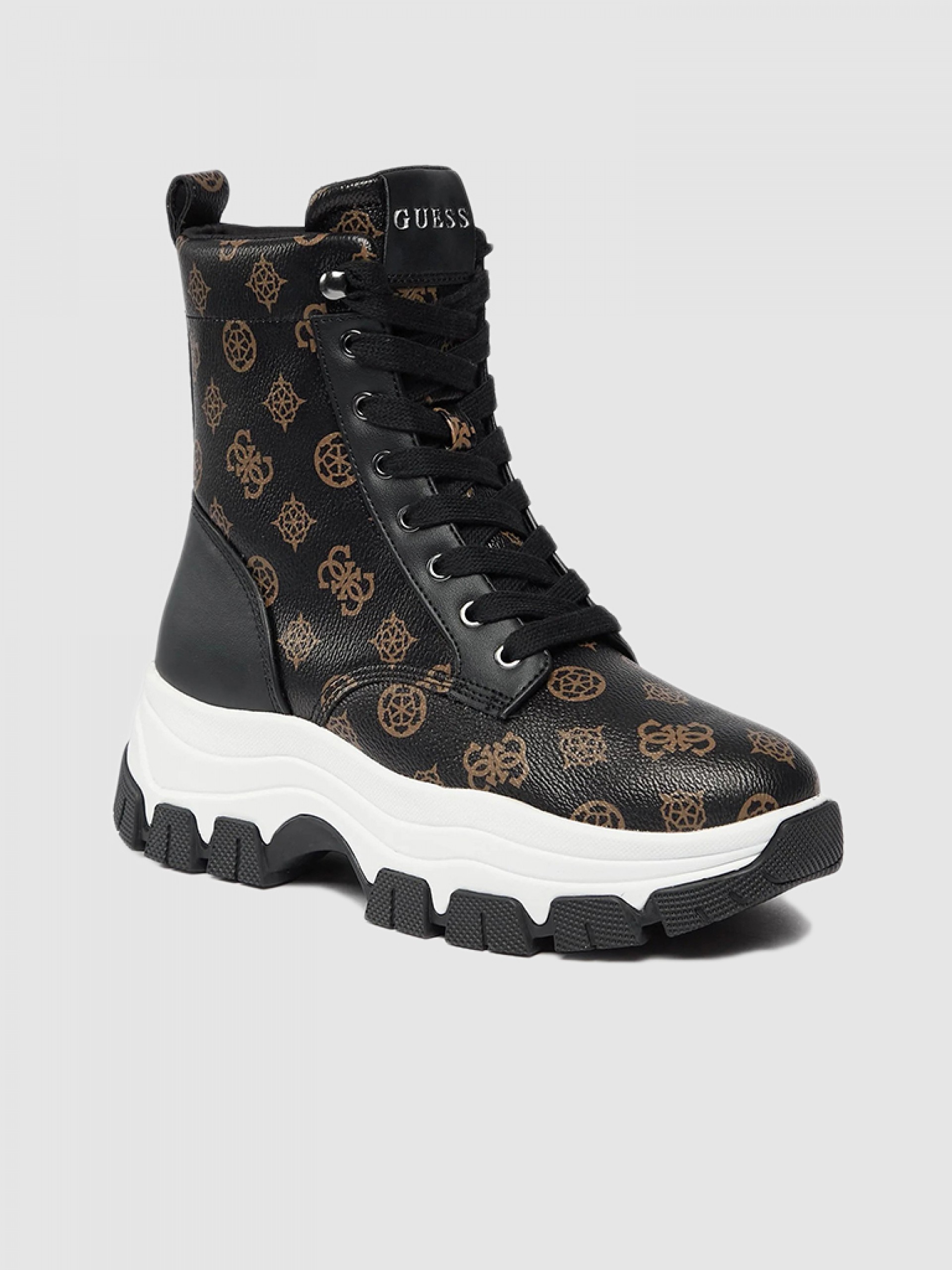 Sneakers Woman Guess