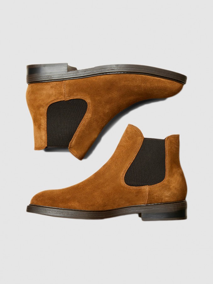 Boots Man Selected