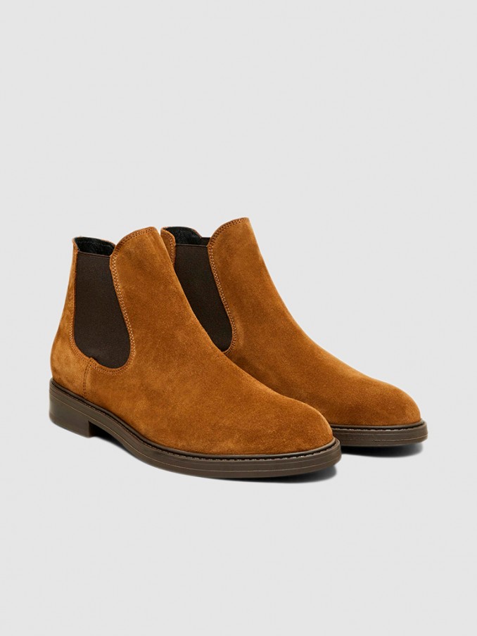 Boots Man Selected