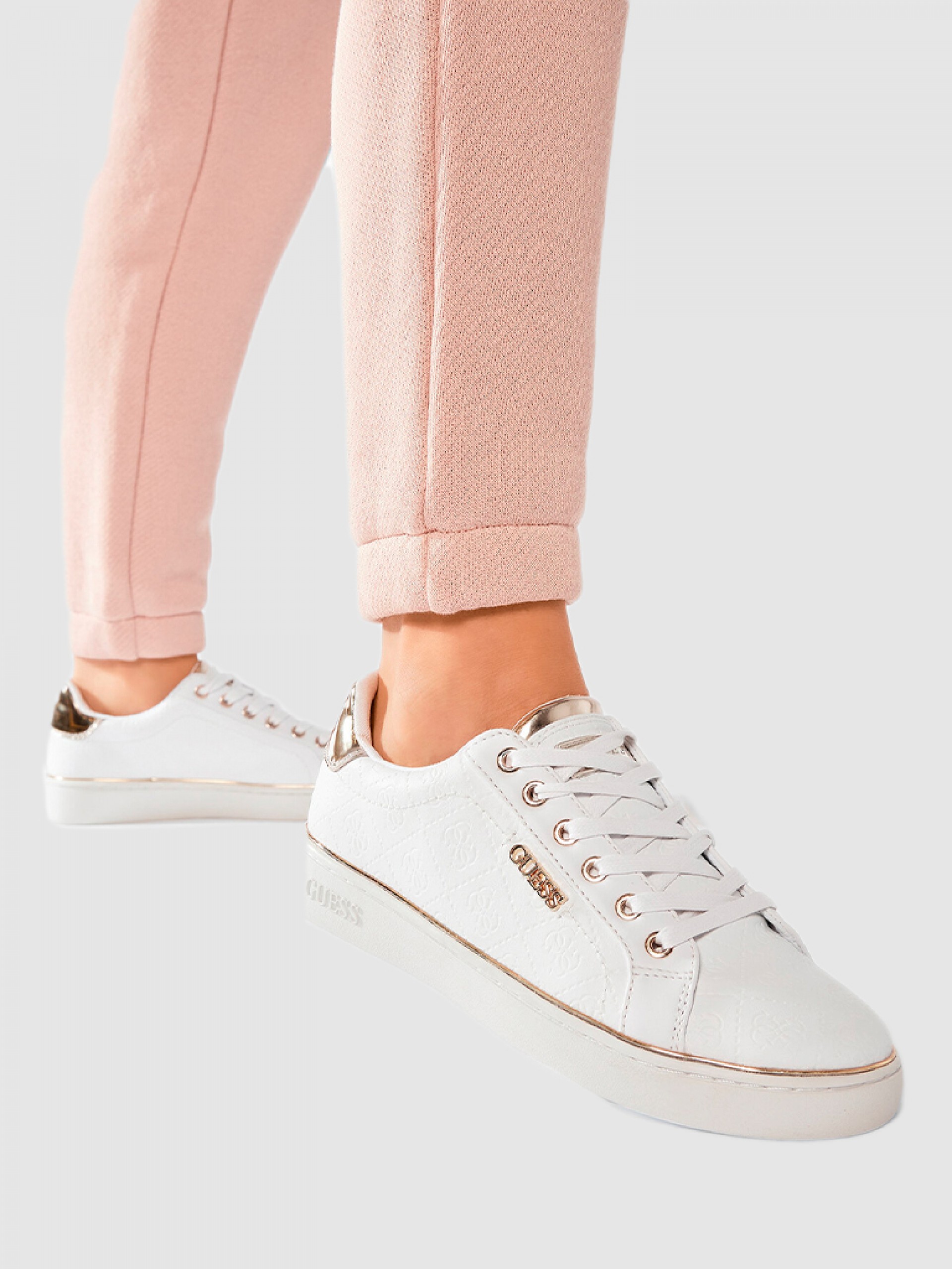 Sneakers Woman Guess