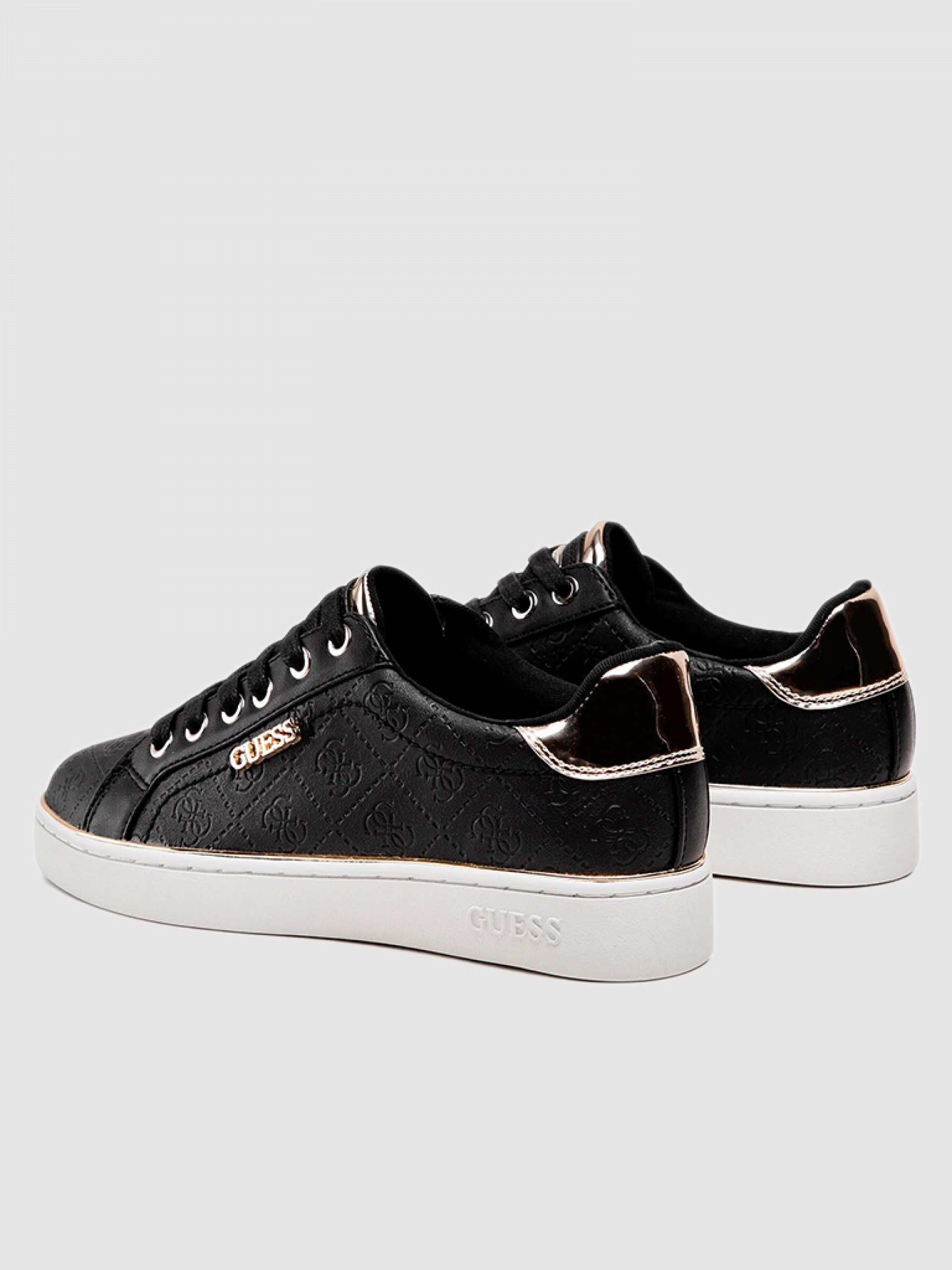 Sneakers Woman Guess