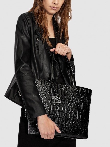 Shoppers Woman Armani Exchange