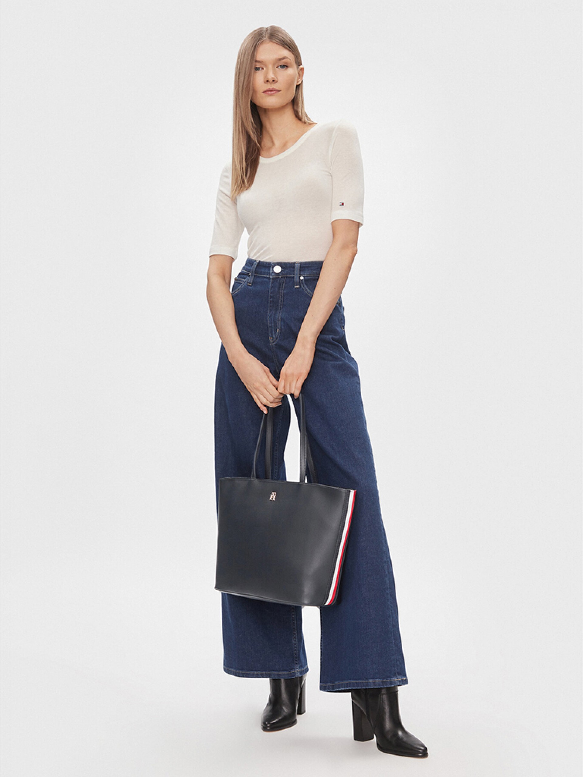 Shoppers Woman Tommy Jeans