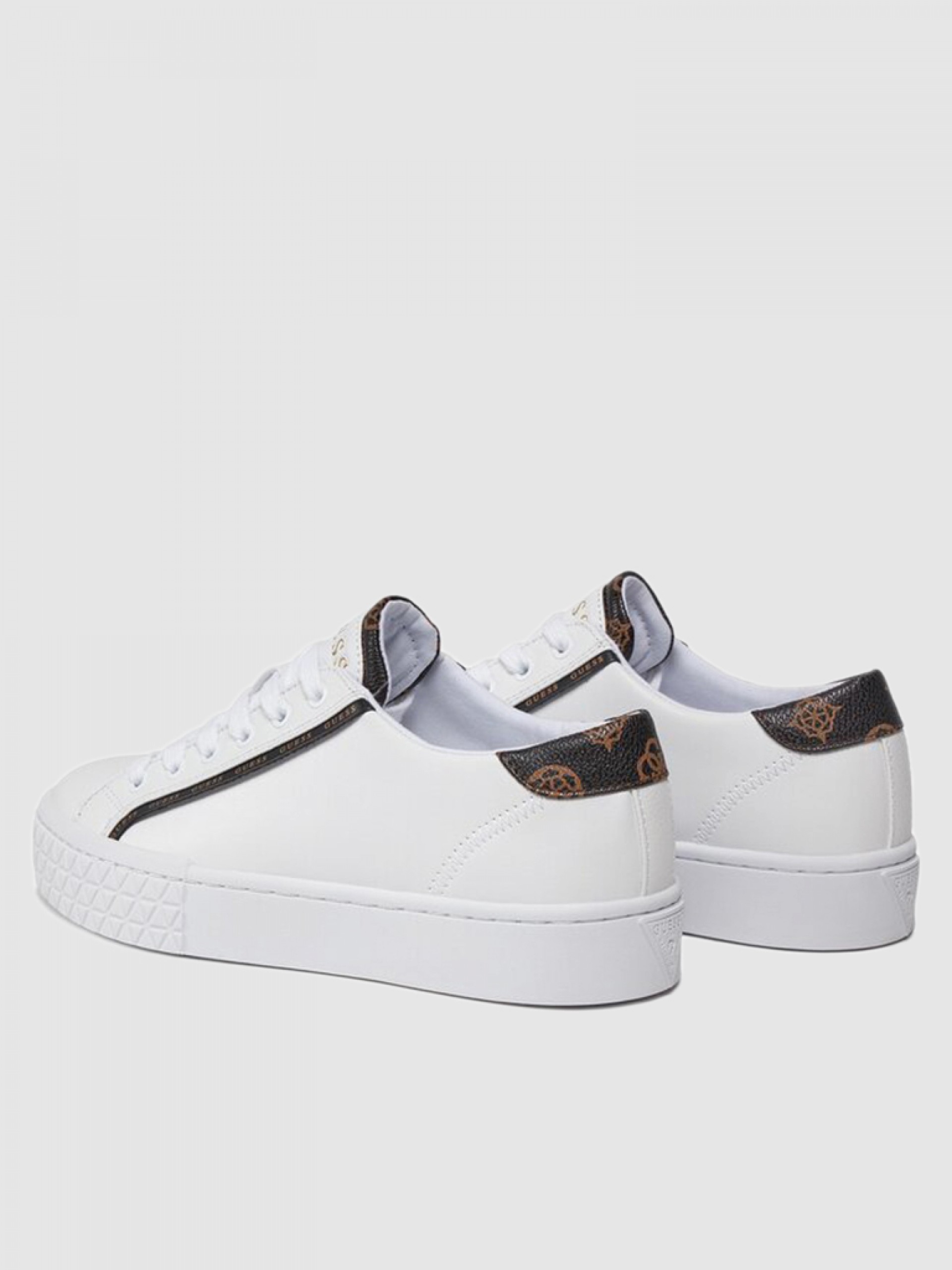 Sneakers Woman Guess