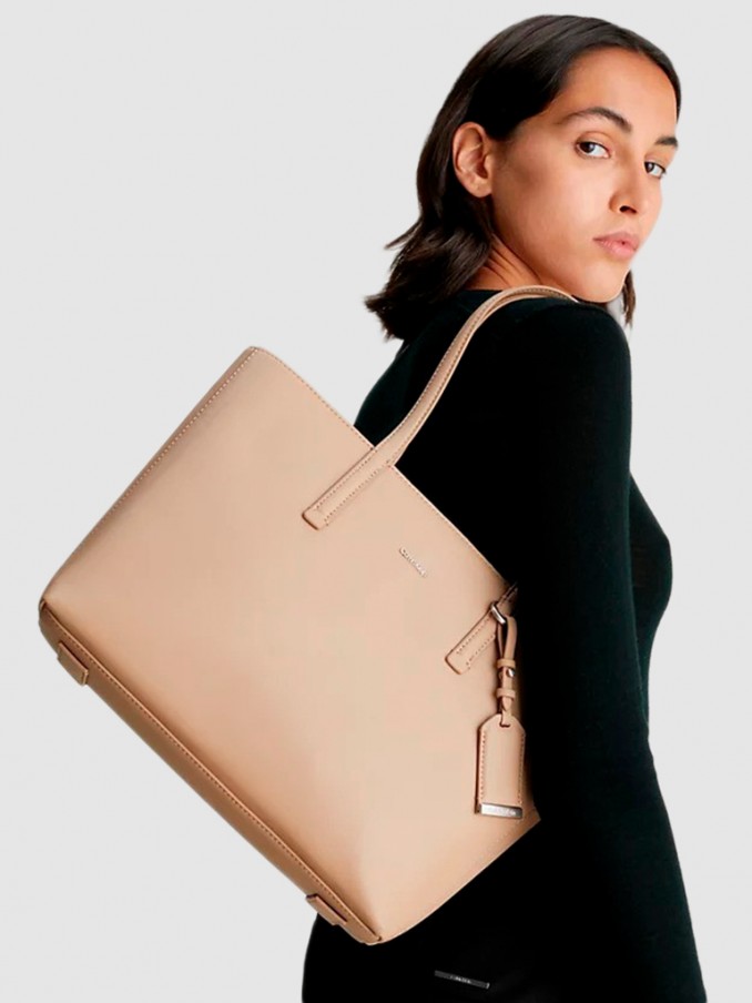 Shoppers Woman Calvin Klein