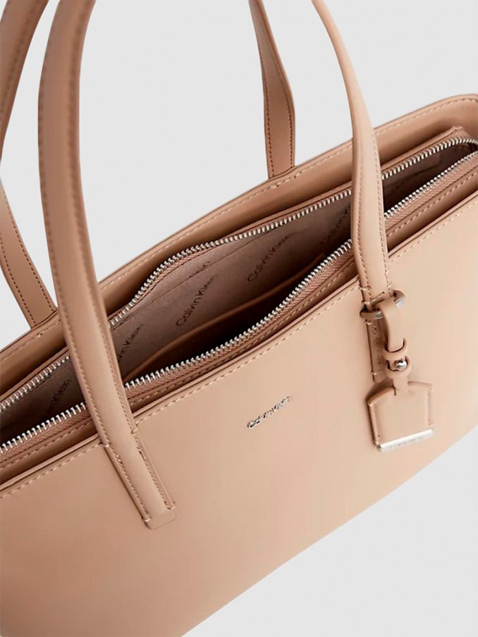 Shoppers Woman Calvin Klein