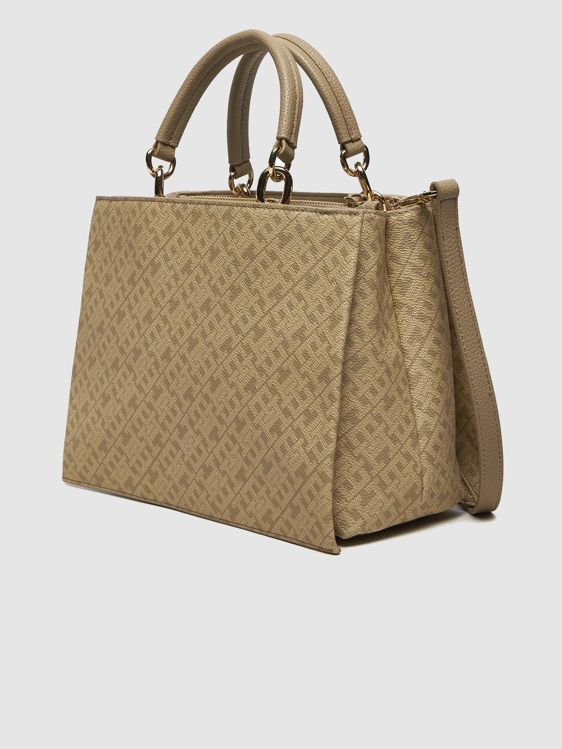 Shoppers Woman Tommy Hilfiger