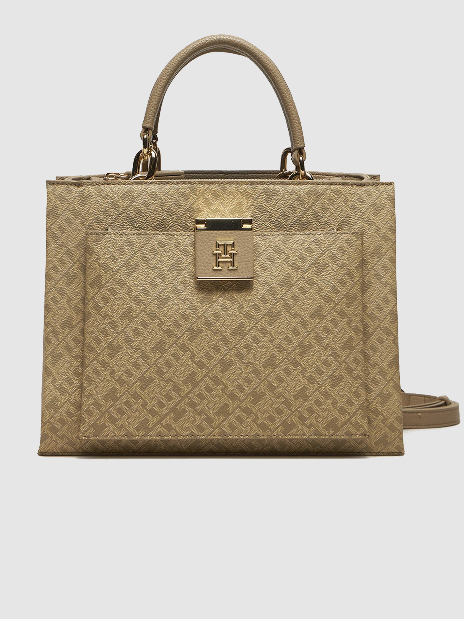 Shoppers Woman Tommy Hilfiger