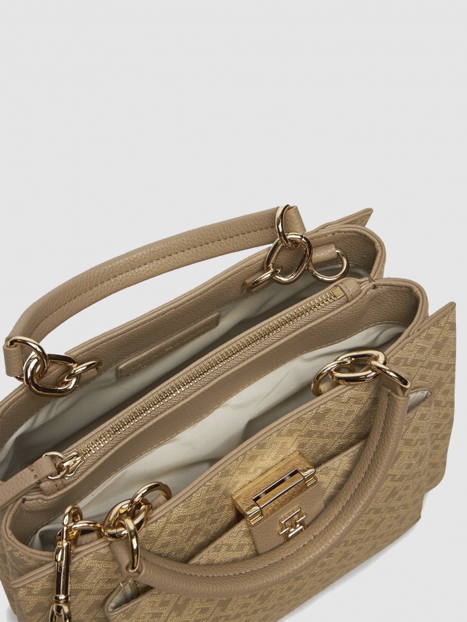 Shoppers Woman Tommy Hilfiger