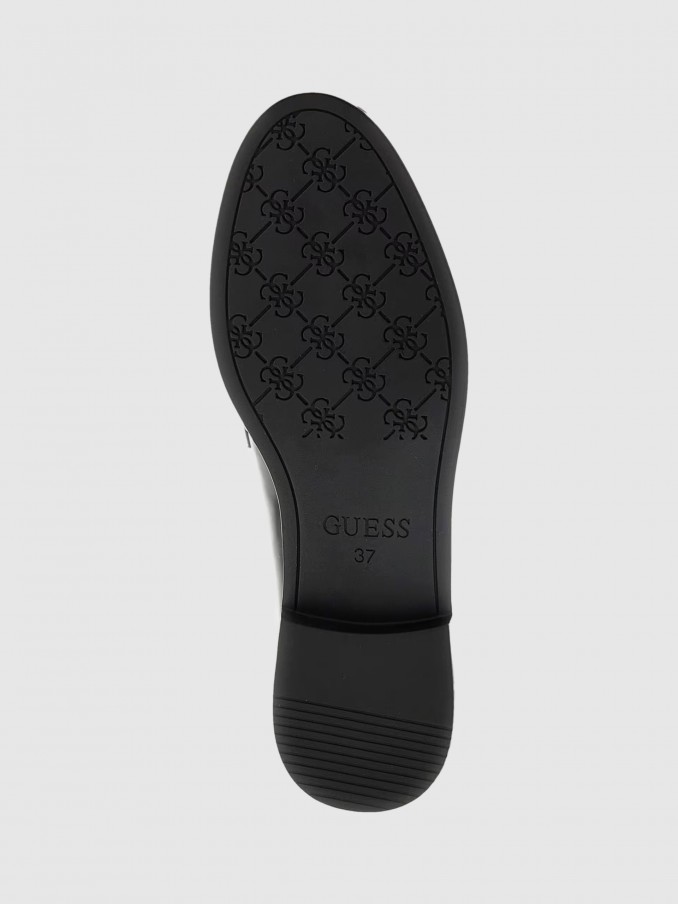 Moccasin Woman Guess