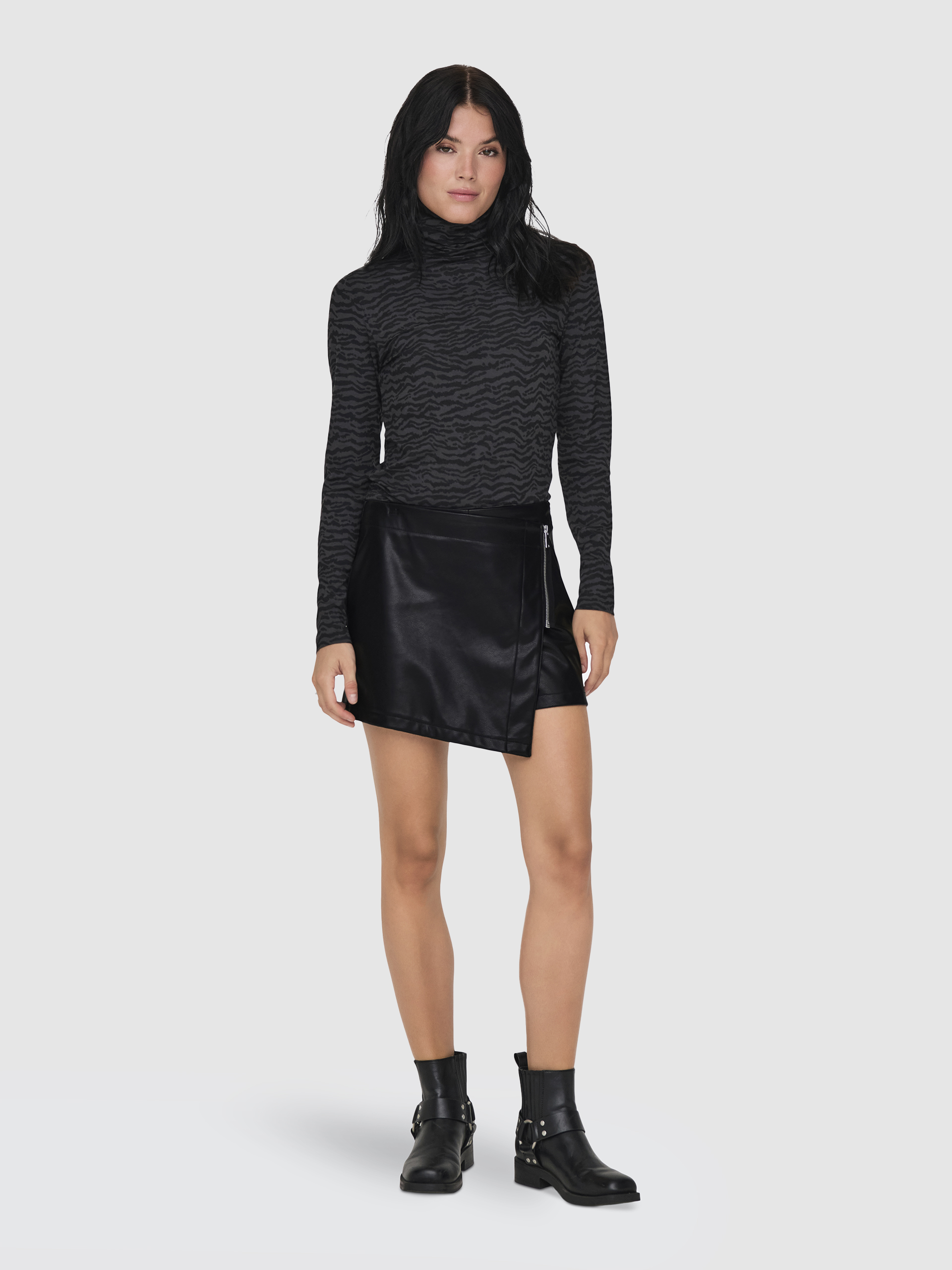 Pantalones Cortos Mujer Only