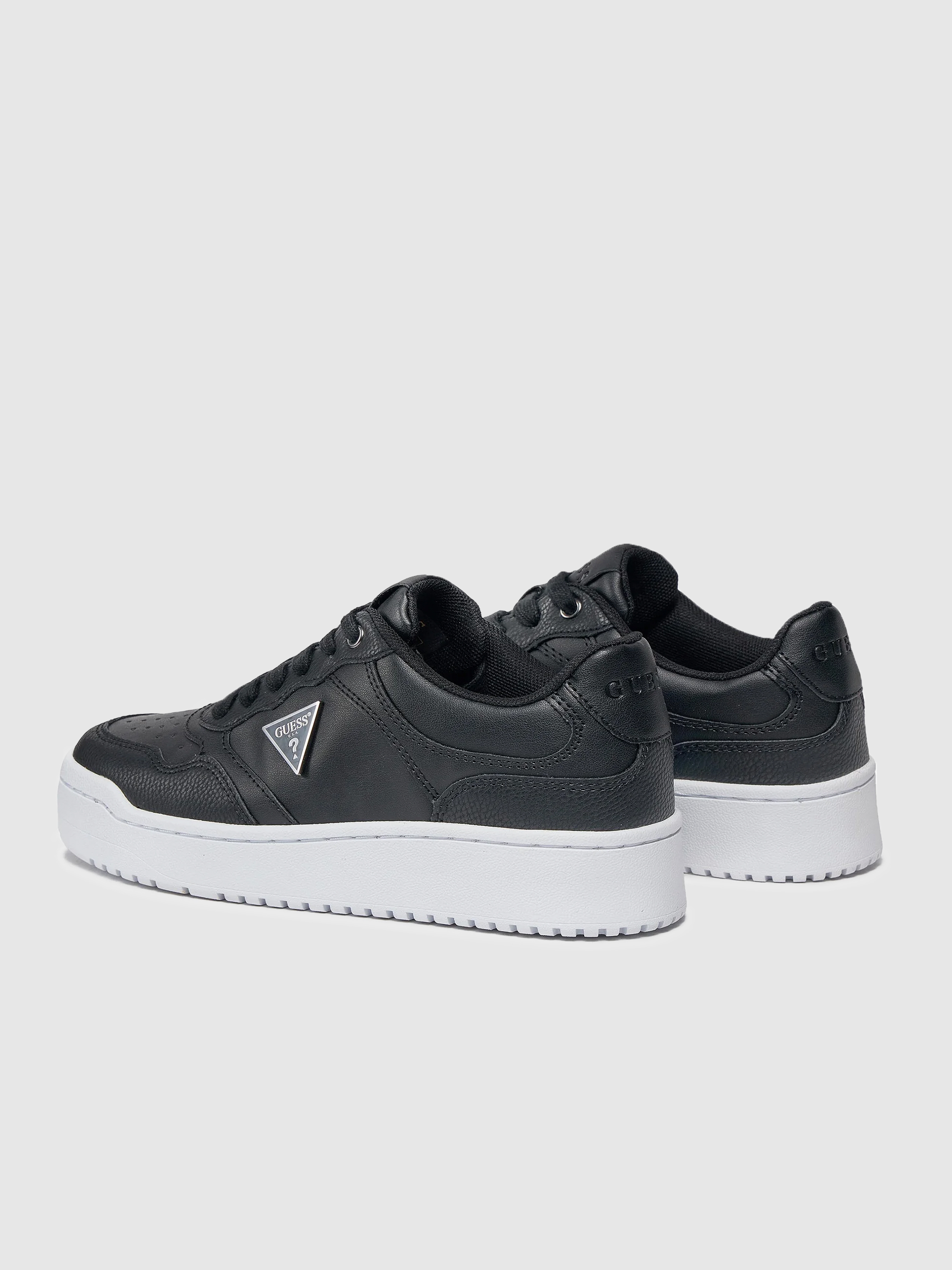 Sneakers Woman Guess