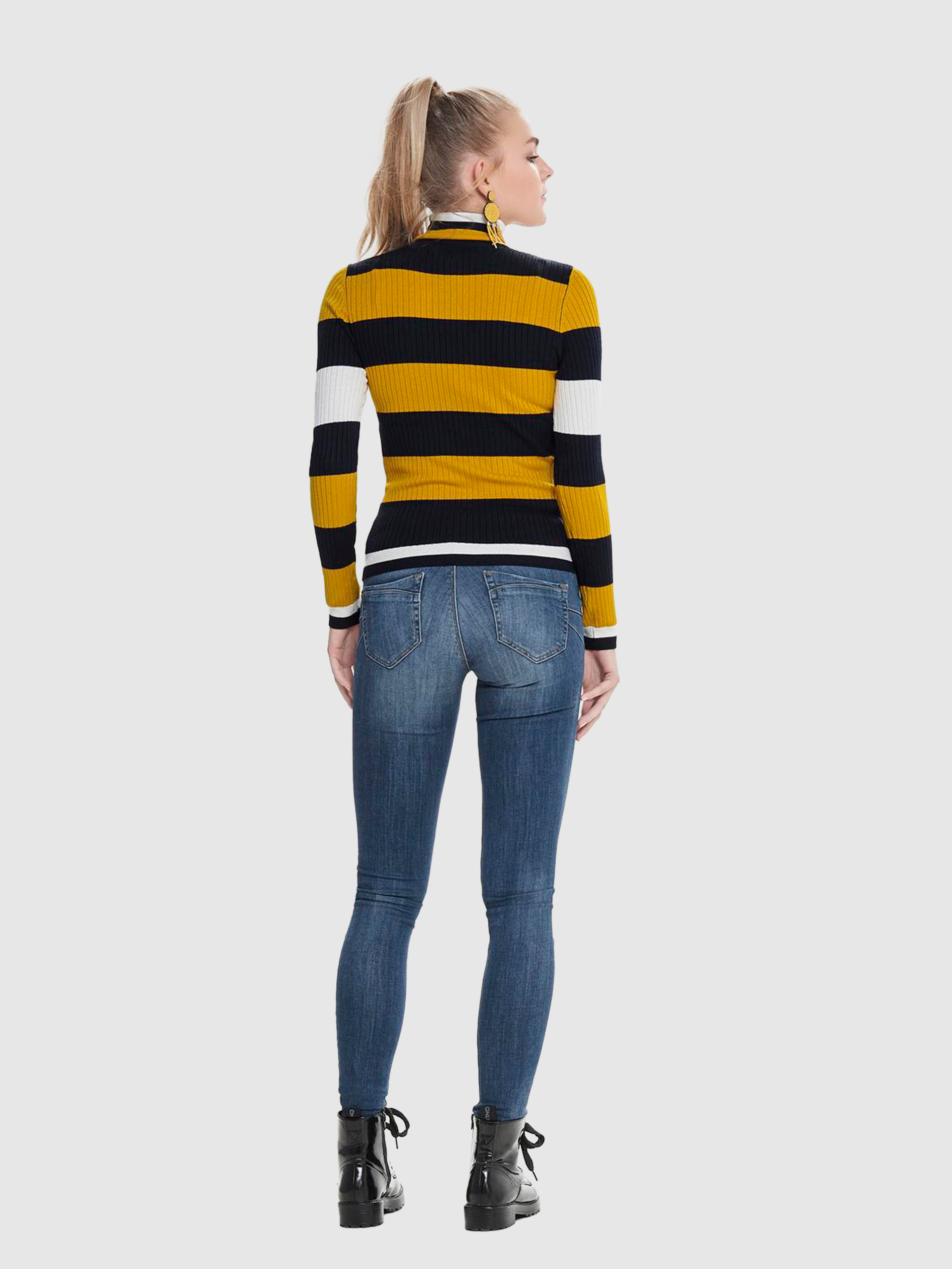 Pullover Woman Only