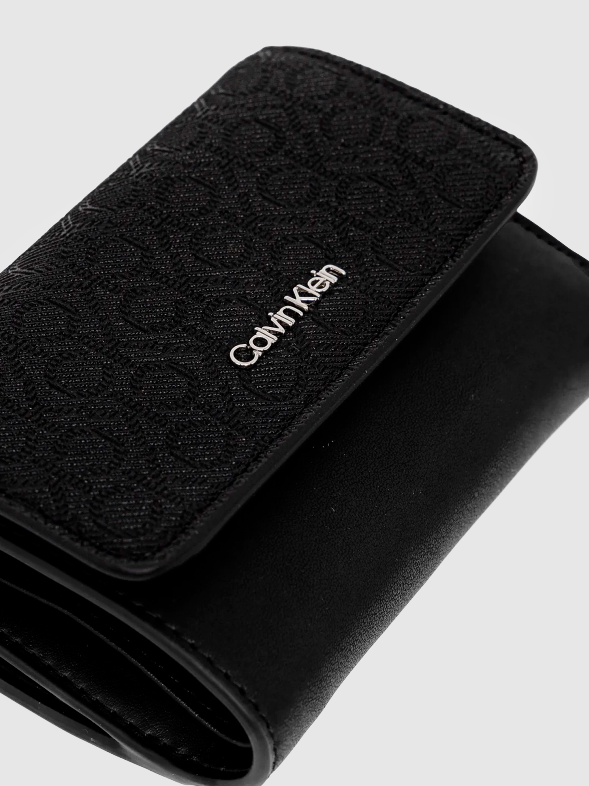 Coin Walle Woman Calvin Klein