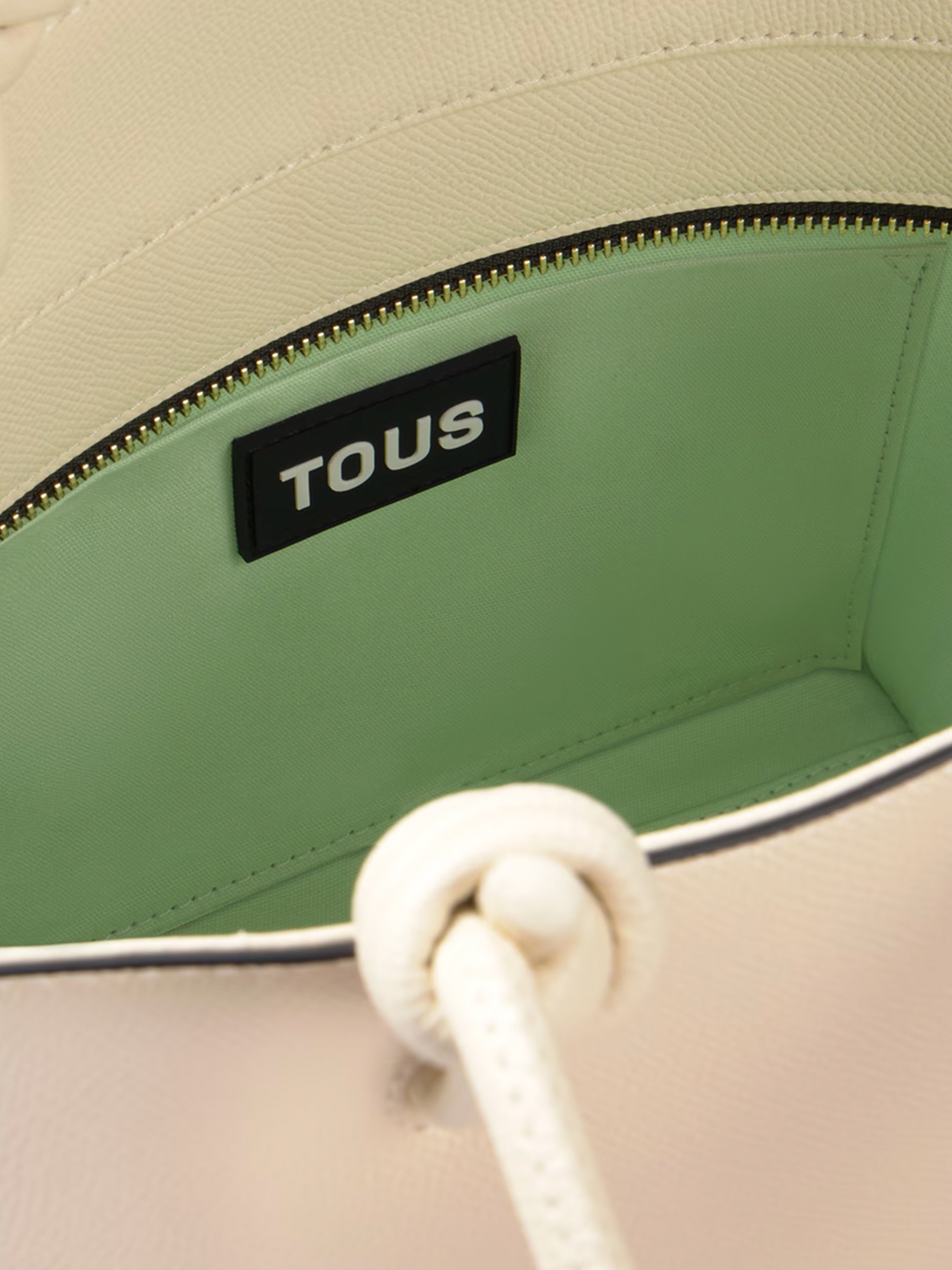 Shoppers Woman Tous