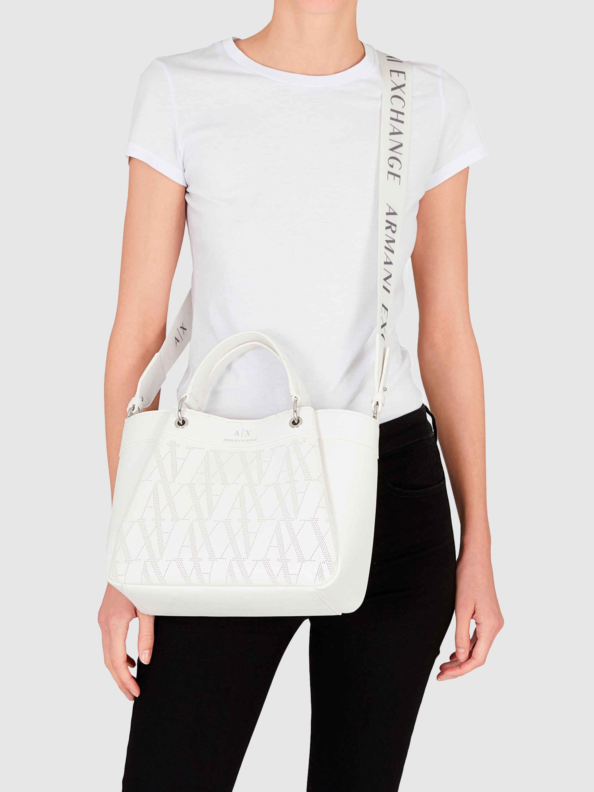Shoppers Woman Armani Exchange