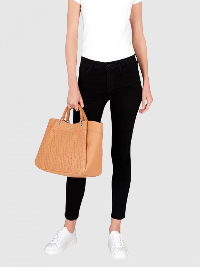 Shoppers Woman Armani Exchange