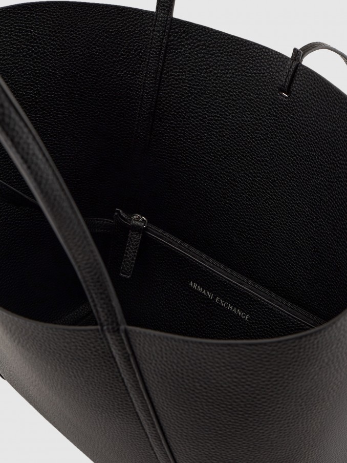 Shoppers Woman Armani Exchange