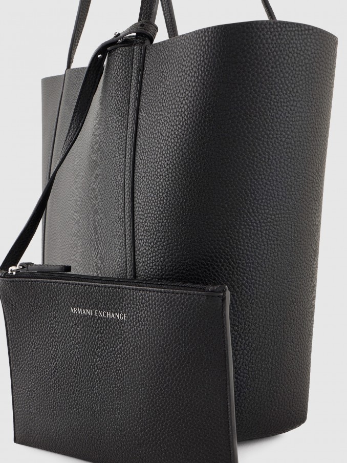 Shoppers Woman Armani Exchange