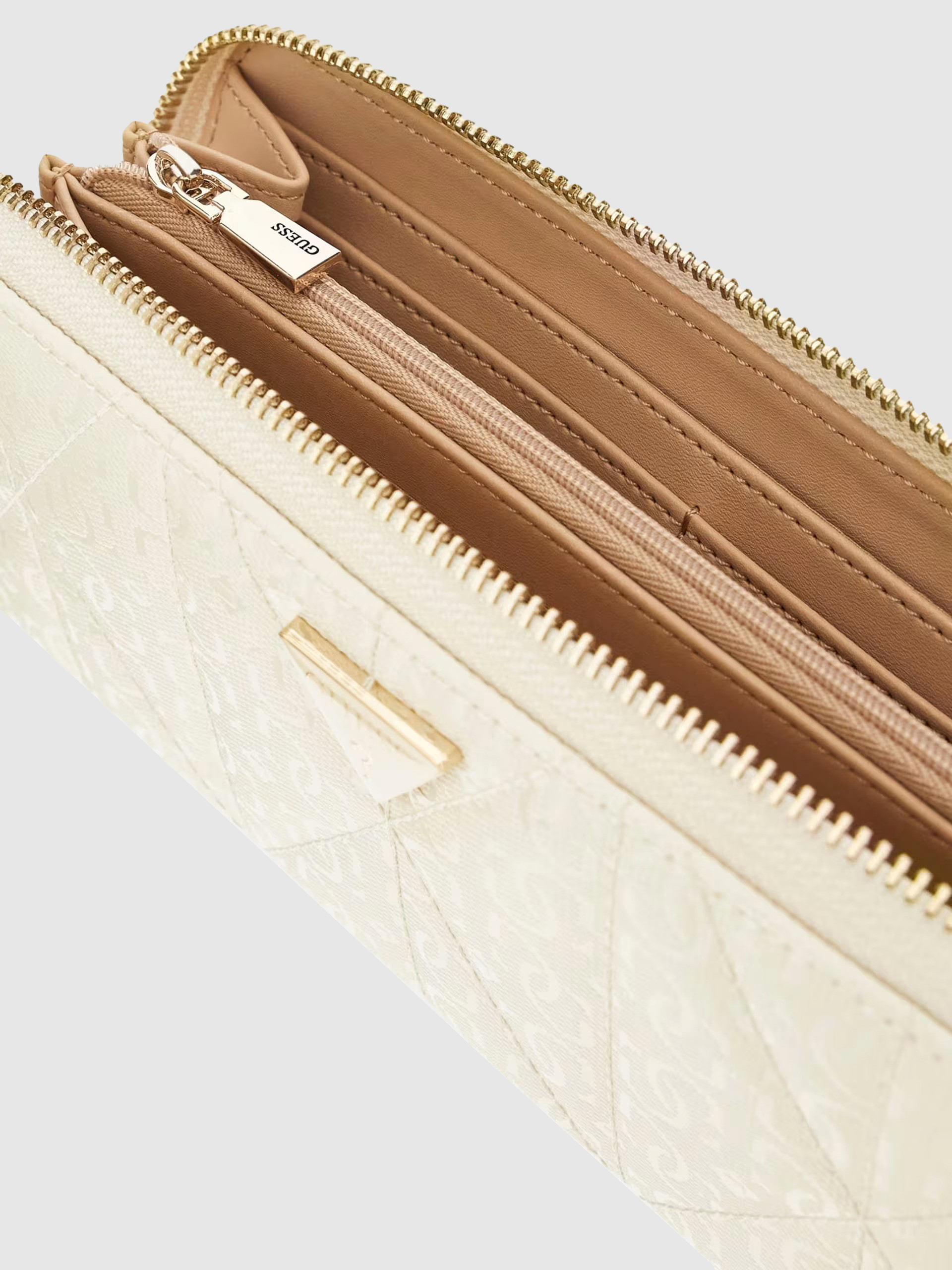 Coin Walle Woman Cream Guess