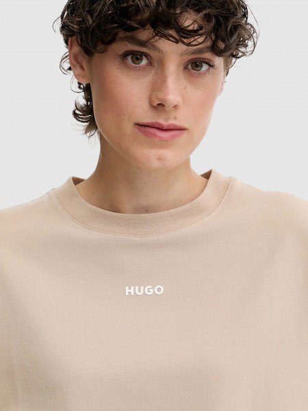 T-Shirt Mulher Hugo